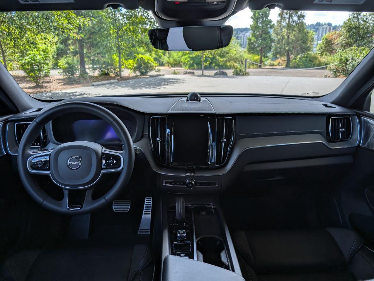 2022 Volvo XC60 B5 AWD Hybrid R-DESIGN w/Bowers &amp; Wilkins, Pilot Assist, 360 Cam, 4 Hea Portland OR