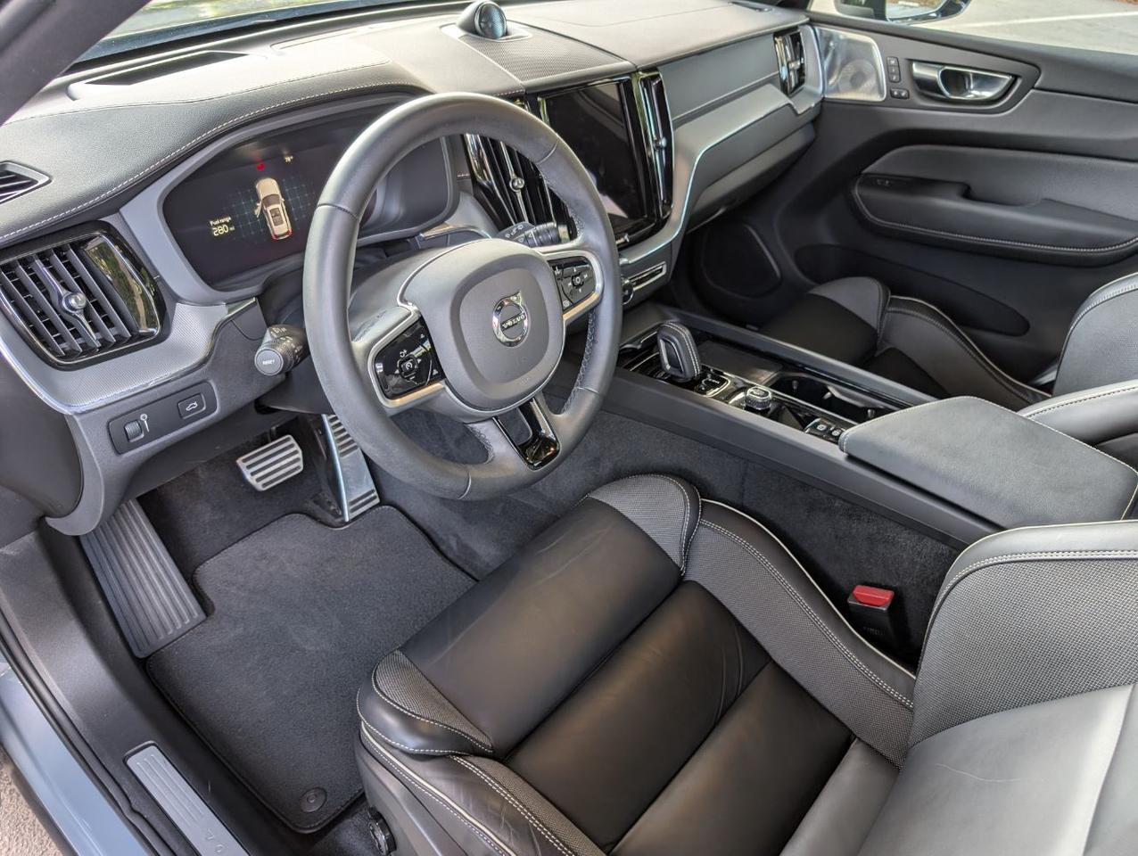 2022 Volvo XC60 B5 AWD Hybrid R-DESIGN w/Bowers &amp; Wilkins, Pilot Assist, 360 Cam, 4 Hea Portland OR