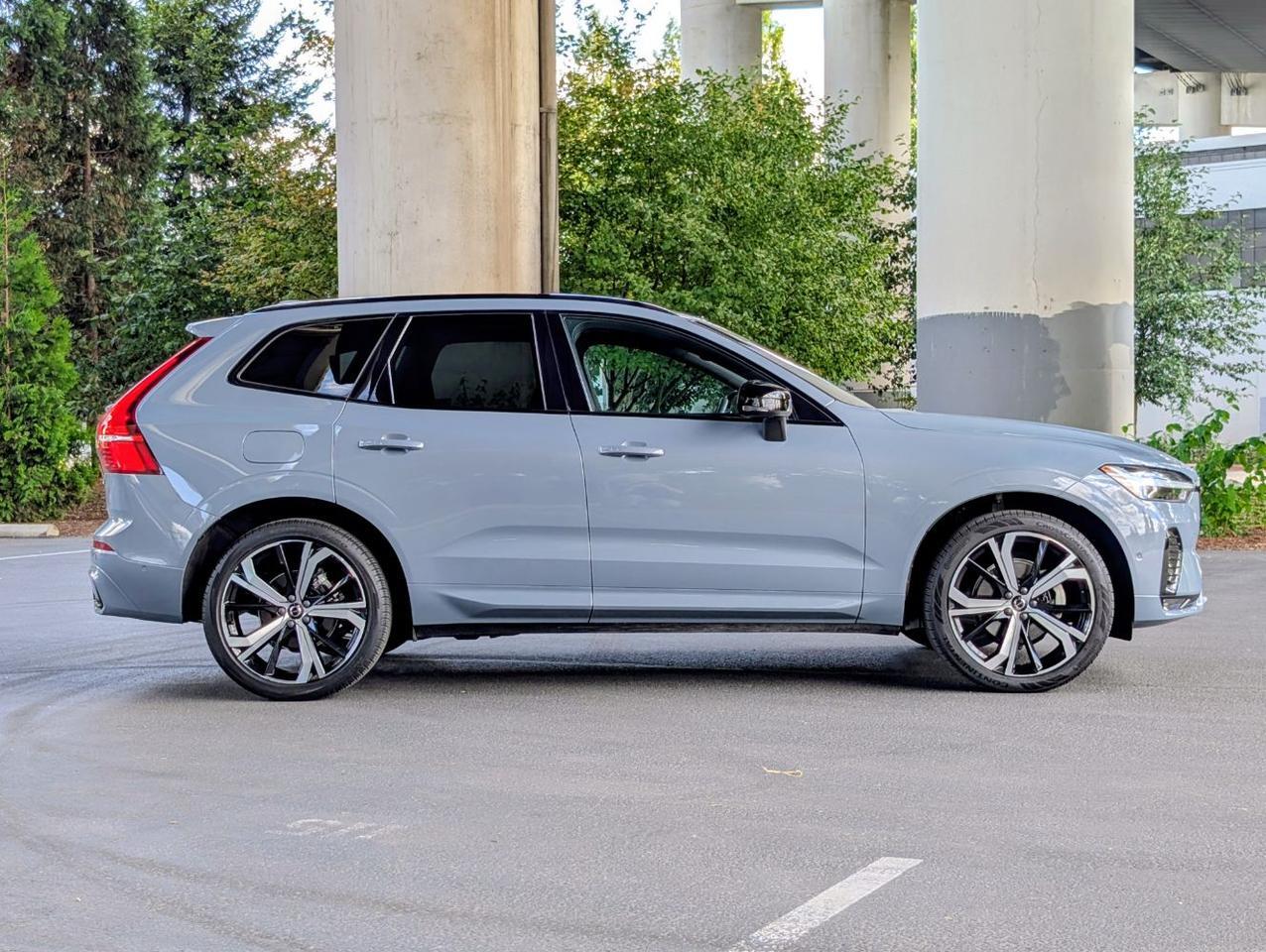 2022 Volvo XC60 B5 AWD Hybrid R-DESIGN w/Bowers &amp; Wilkins, Pilot Assist, 360 Cam, 4 Hea Portland OR
