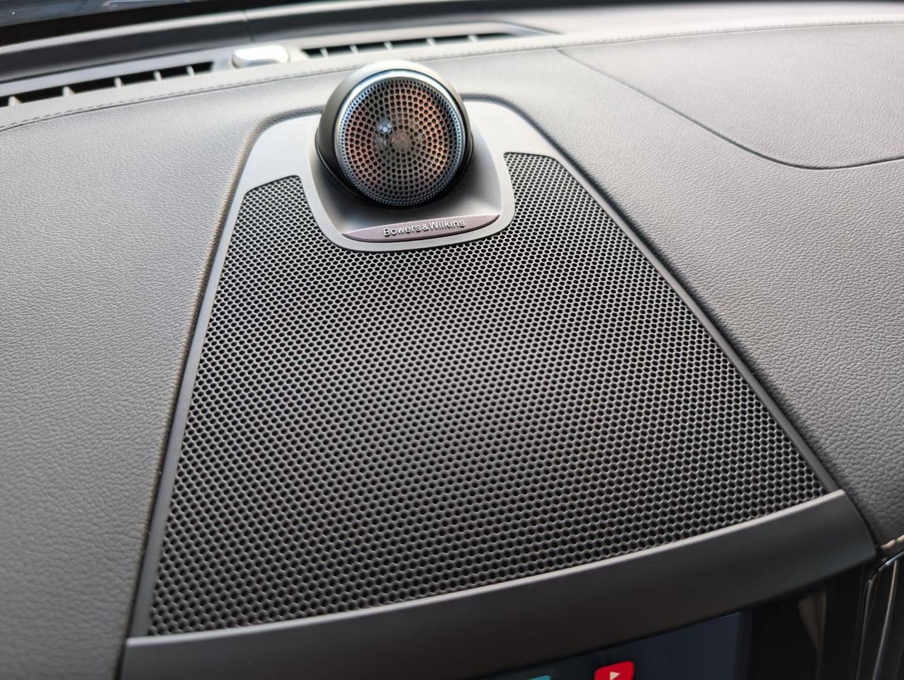2022 Volvo XC60 B5 AWD Hybrid R-DESIGN w/Bowers &amp; Wilkins, Pilot Assist, 360 Cam, 4 Hea Portland OR