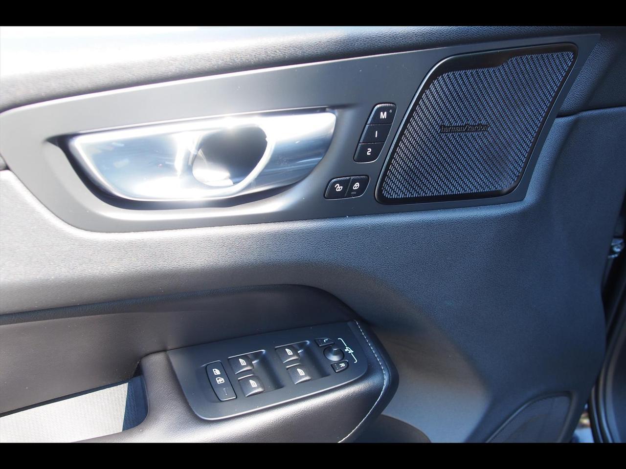 2022 Volvo XC60 B5 Inscription