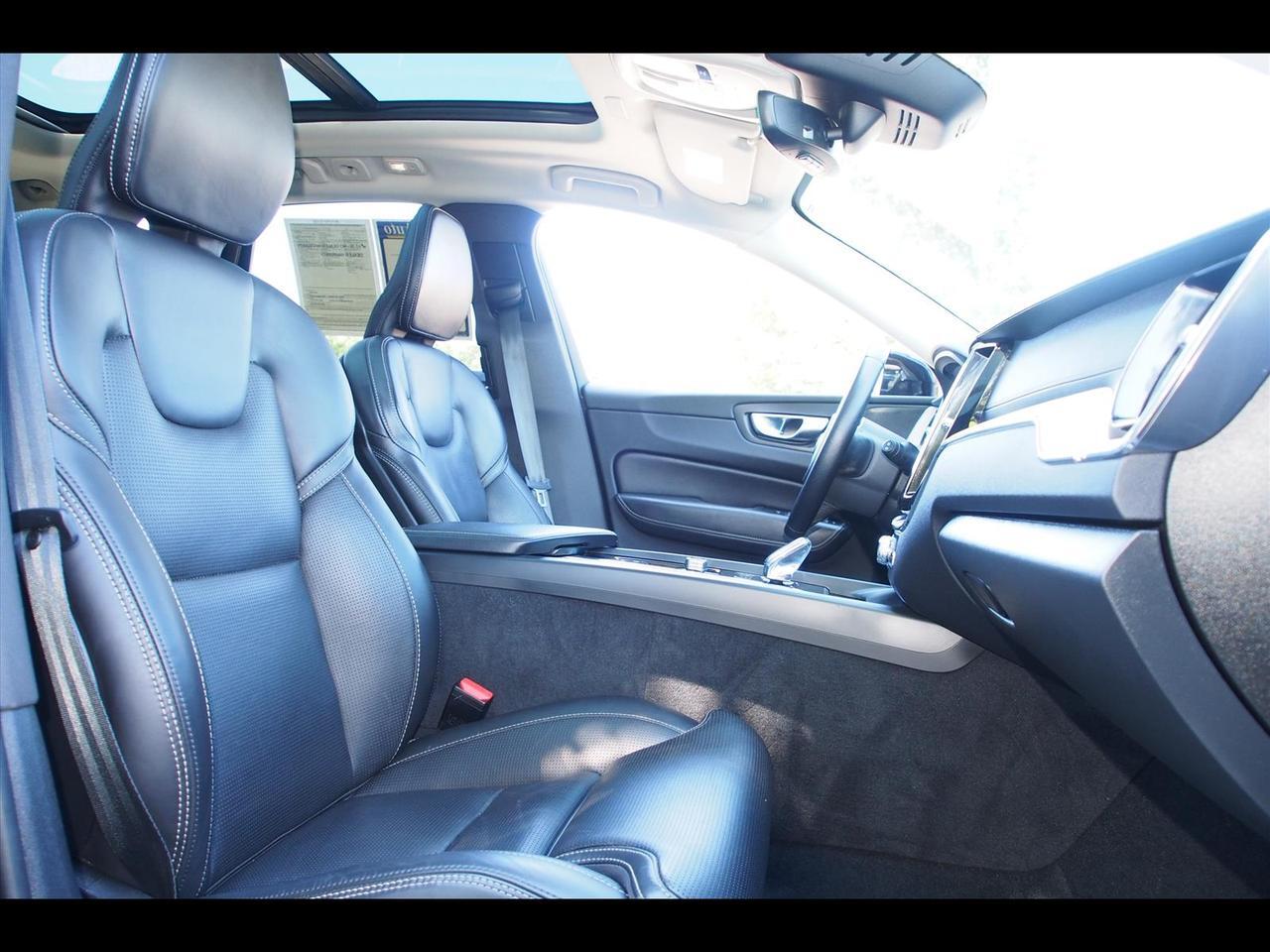 2022 Volvo XC60 B5 Inscription