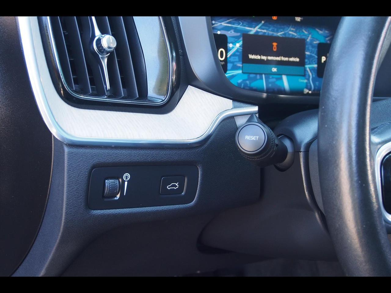 2022 Volvo XC60 B5 Inscription