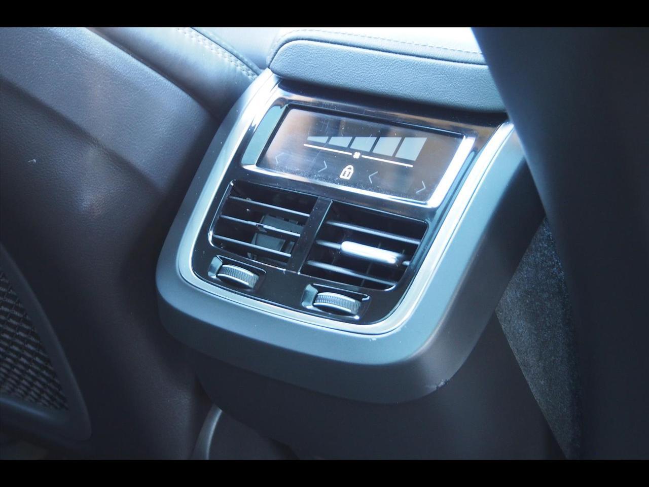 2022 Volvo XC60 B5 Inscription