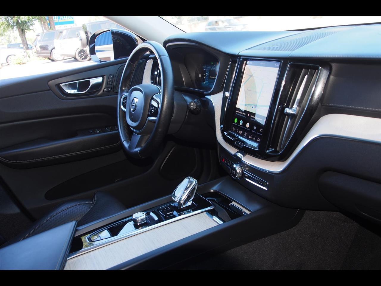 2022 Volvo XC60 B5 Inscription