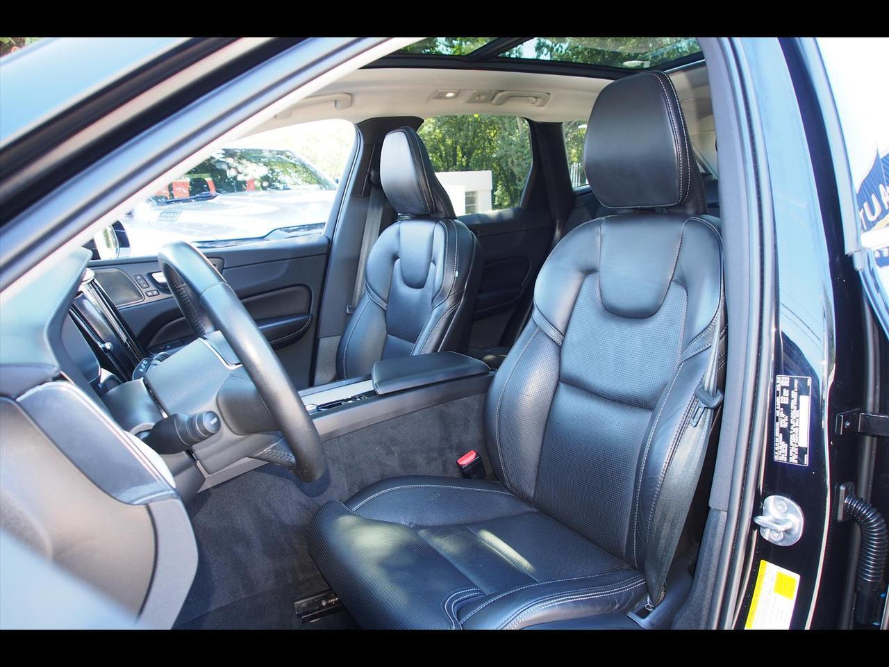 2022 Volvo XC60 B5 Inscription