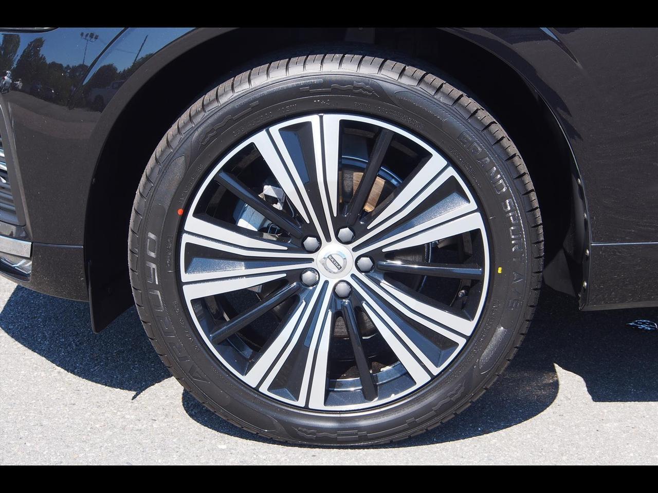 2022 Volvo XC60 B5 Inscription