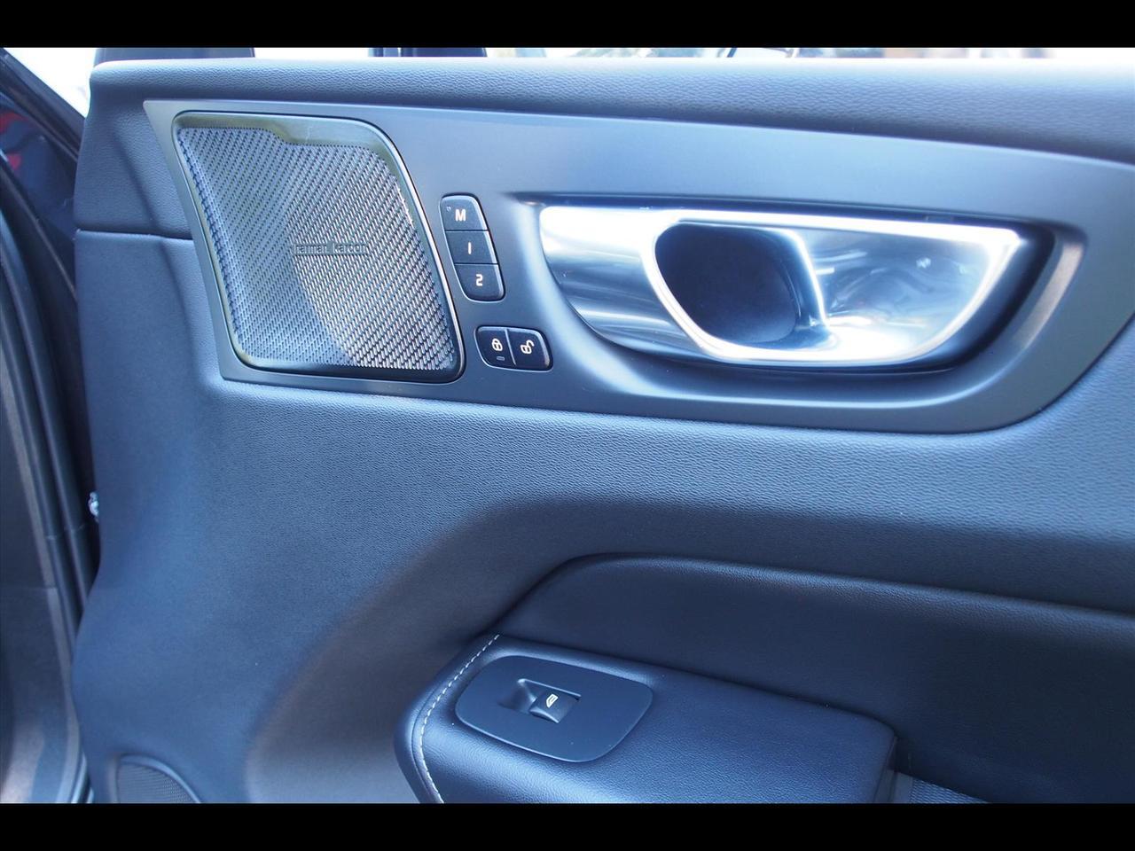2022 Volvo XC60 B5 Inscription
