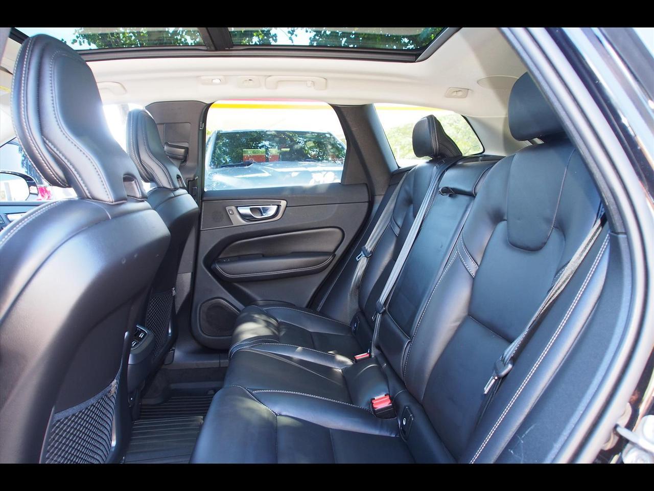 2022 Volvo XC60 B5 Inscription