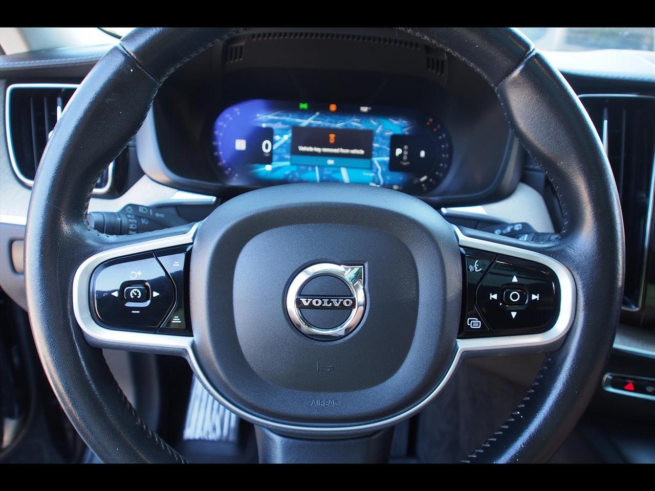 2022 Volvo XC60 B5 Inscription
