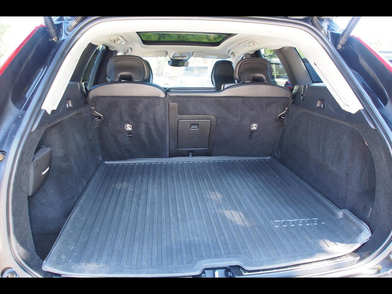 2022 Volvo XC60 B5 Inscription