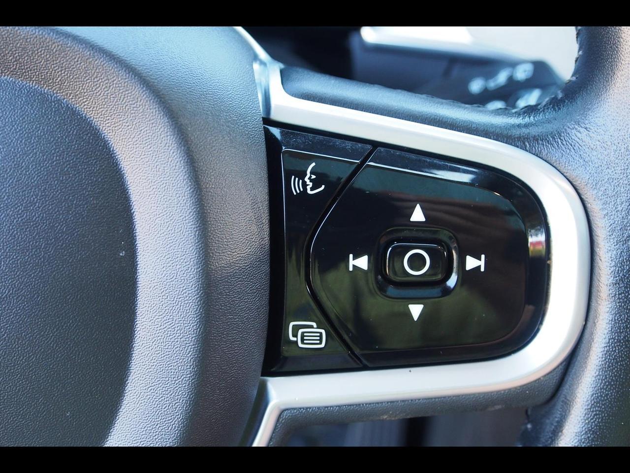 2022 Volvo XC60 B5 Inscription