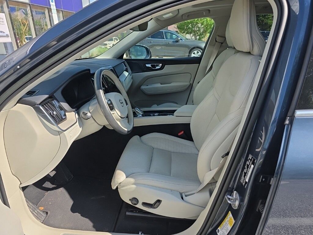 2022 Volvo XC60 B5 Inscription Hunt Valley MD