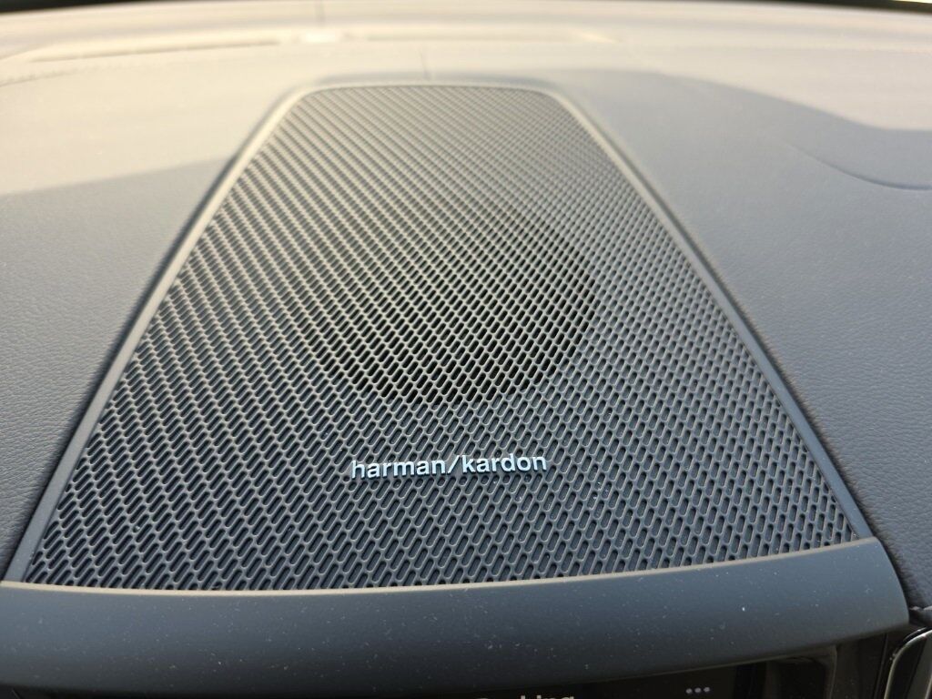 2022 Volvo XC60 B5 Inscription Hunt Valley MD