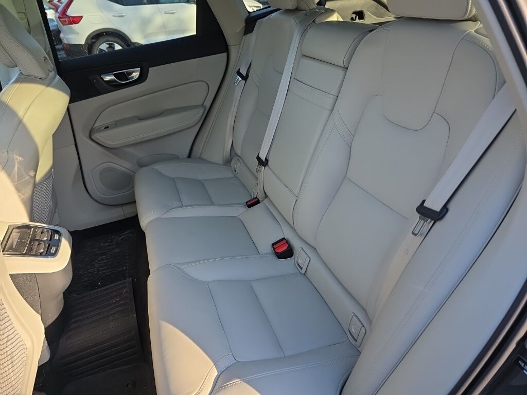 2022 Volvo XC60 B5 Inscription Hunt Valley MD