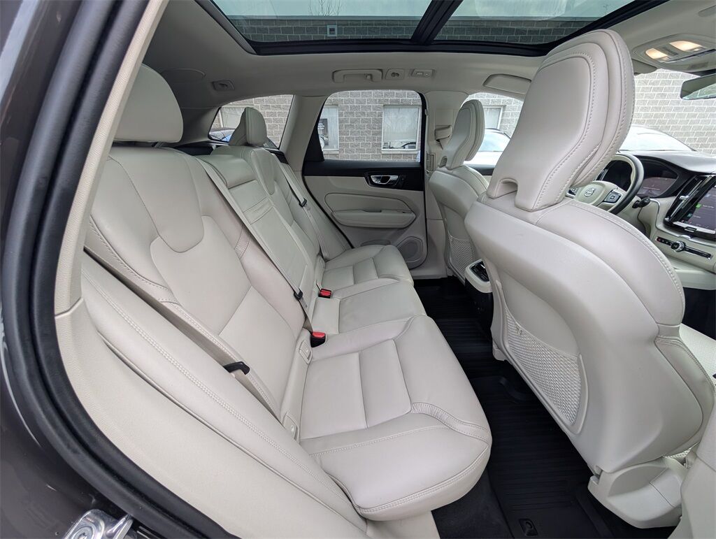 2022 Volvo XC60 B5 Inscription Hunt Valley MD