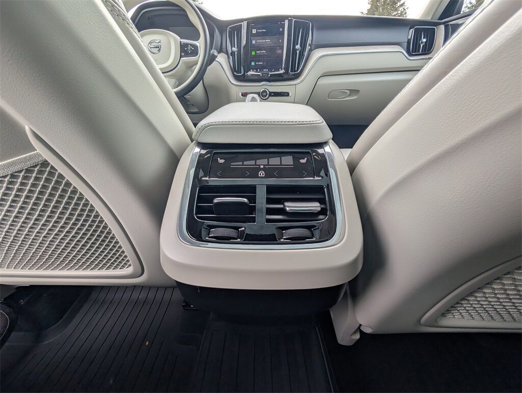 2022 Volvo XC60 B5 Inscription Hunt Valley MD