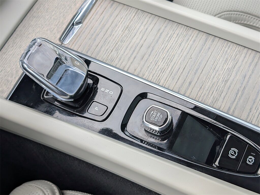 2022 Volvo XC60 B5 Inscription Hunt Valley MD