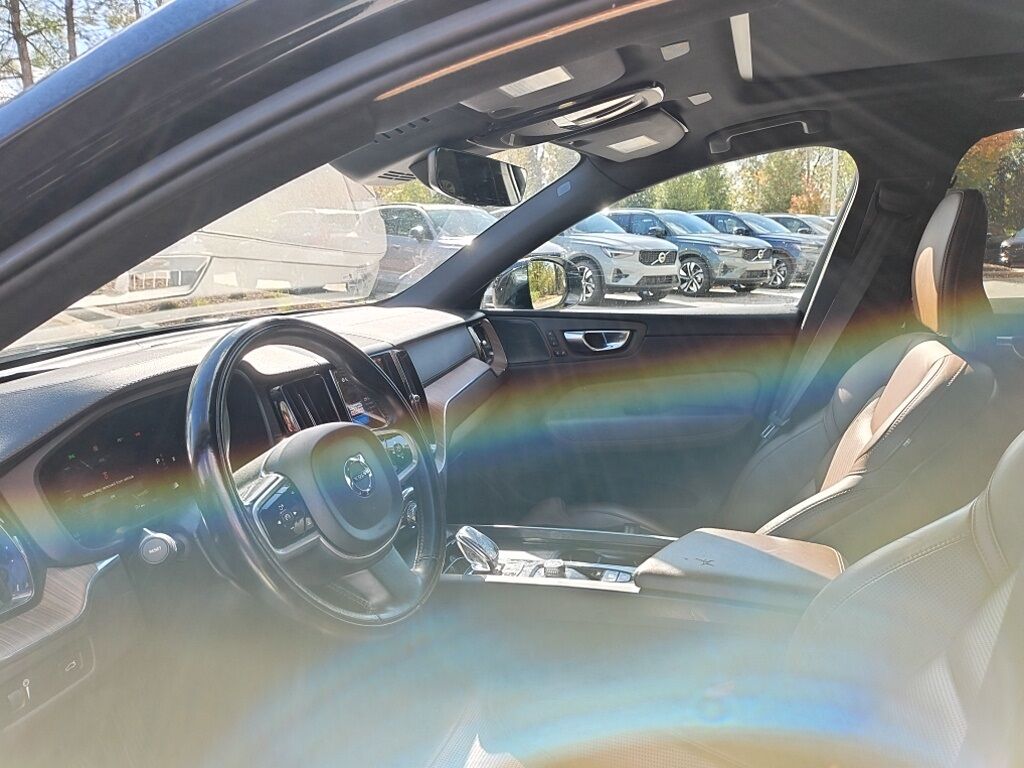 2022 Volvo XC60 B5 Inscription Hunt Valley MD