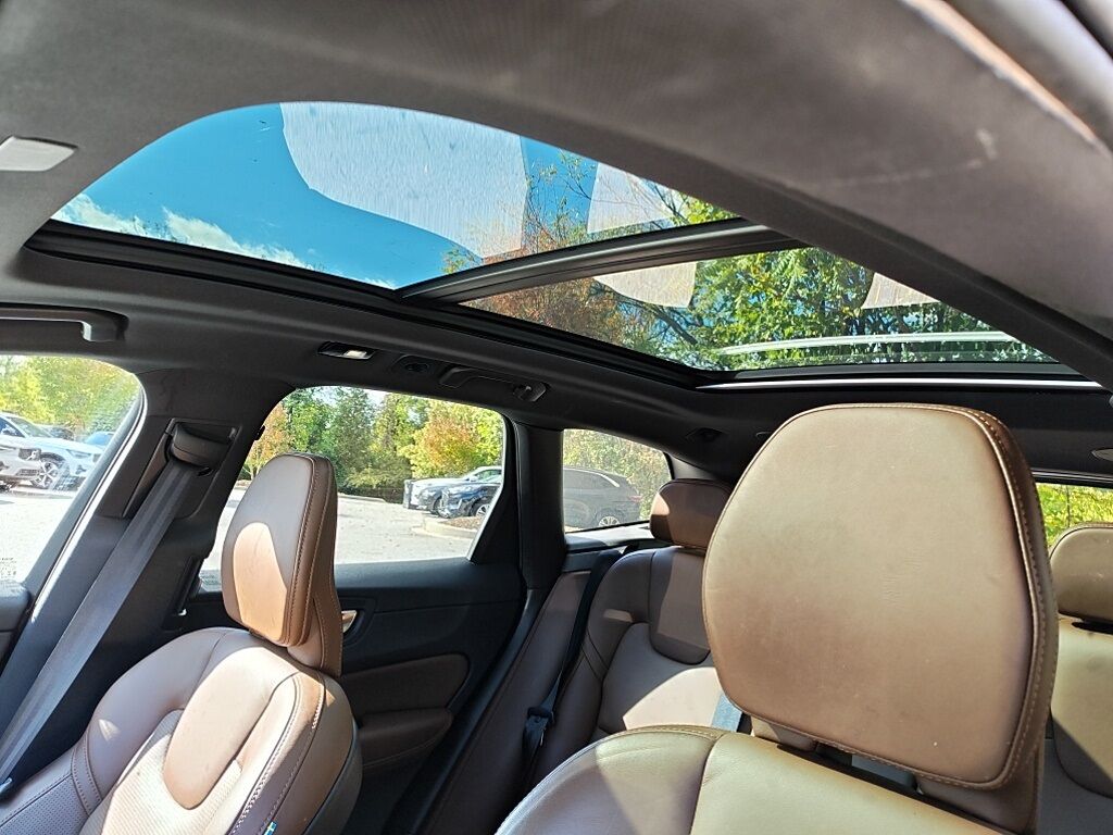 2022 Volvo XC60 B5 Inscription Hunt Valley MD