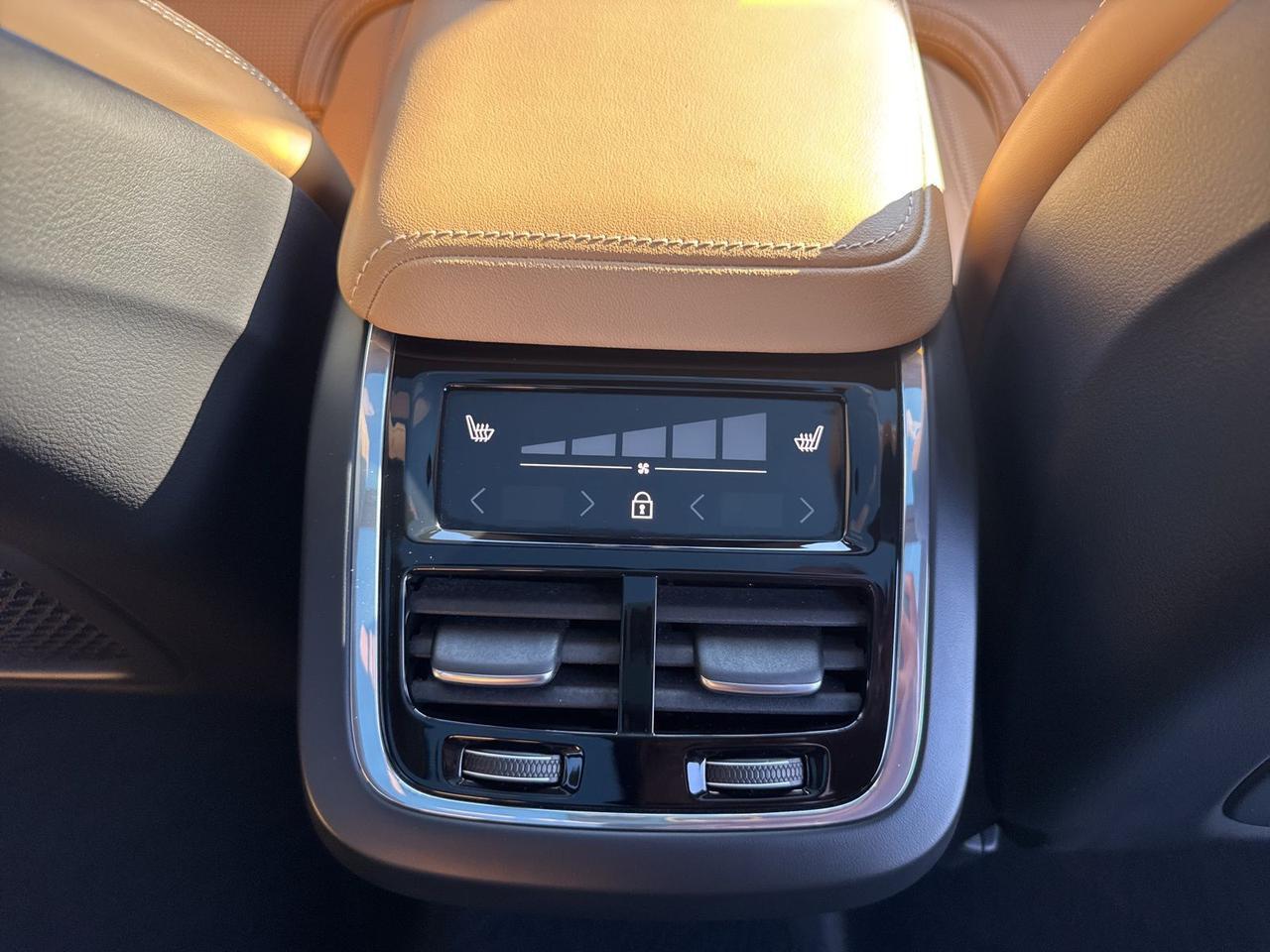 2022 Volvo XC60 B5 Inscription Chantilly VA