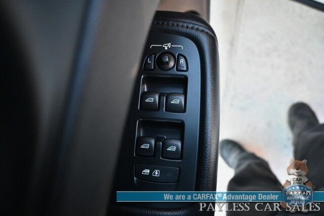 2022 Volvo XC60 B5 Momentum / AWD / Advanced Pkg / Power & Heated Seats / Panoramic Sunroof / NAV / HUD / Lane Departure & Blind Spot Alert / Bluetooth / 360 Camera / Keyless Entry & Start / 28 MPG / 1-Owner Anchorage AK