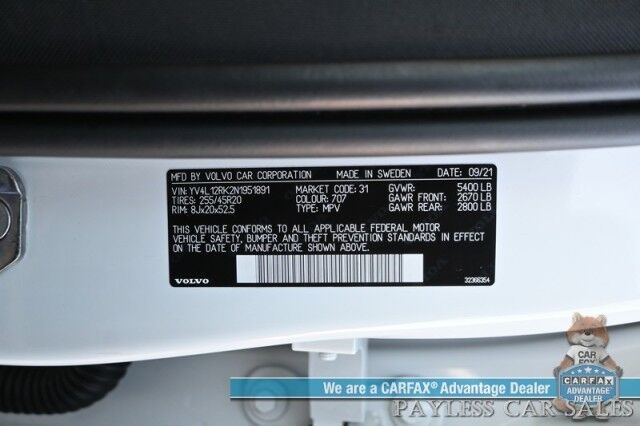 2022 Volvo XC60 B5 Momentum / AWD / Advanced Pkg / Power & Heated Seats / Panoramic Sunroof / NAV / HUD / Lane Departure & Blind Spot Alert / Bluetooth / 360 Camera / Keyless Entry & Start / 28 MPG / 1-Owner Anchorage AK
