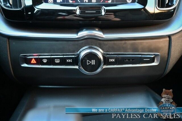 2022 Volvo XC60 B5 Momentum / AWD / Advanced Pkg / Power & Heated Seats / Panoramic Sunroof / NAV / HUD / Lane Departure & Blind Spot Alert / Bluetooth / 360 Camera / Keyless Entry & Start / 28 MPG / 1-Owner Anchorage AK