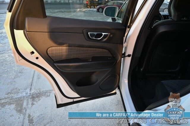 2022 Volvo XC60 B5 Momentum / AWD / Advanced Pkg / Power & Heated Seats / Panoramic Sunroof / NAV / HUD / Lane Departure & Blind Spot Alert / Bluetooth / 360 Camera / Keyless Entry & Start / 28 MPG / 1-Owner Anchorage AK