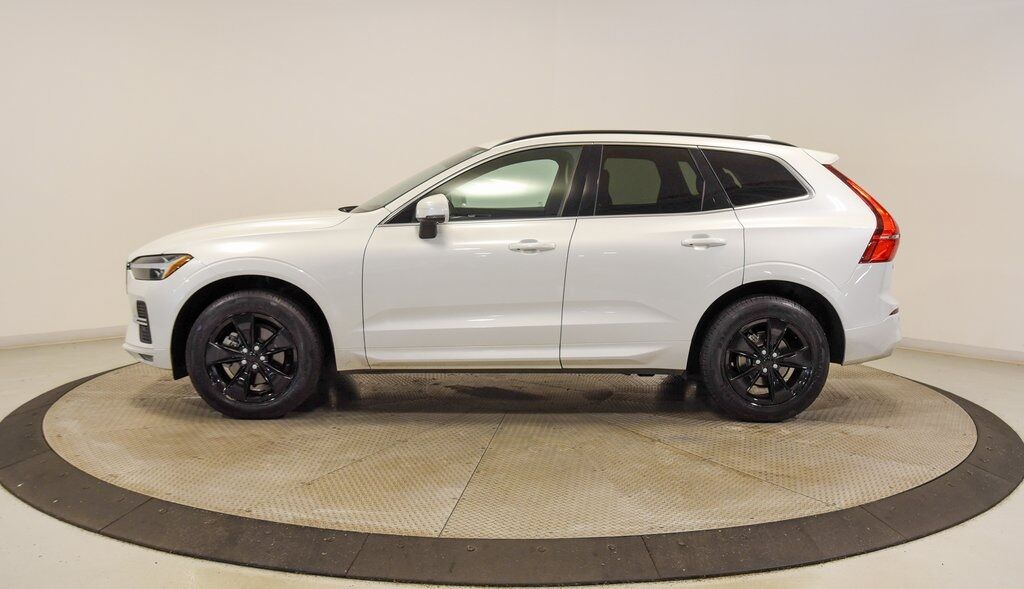2022 Volvo XC60 B5 Momentum Akron OH