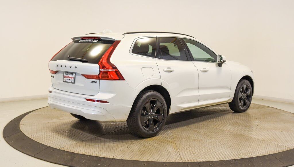 2022 Volvo XC60 B5 Momentum Akron OH