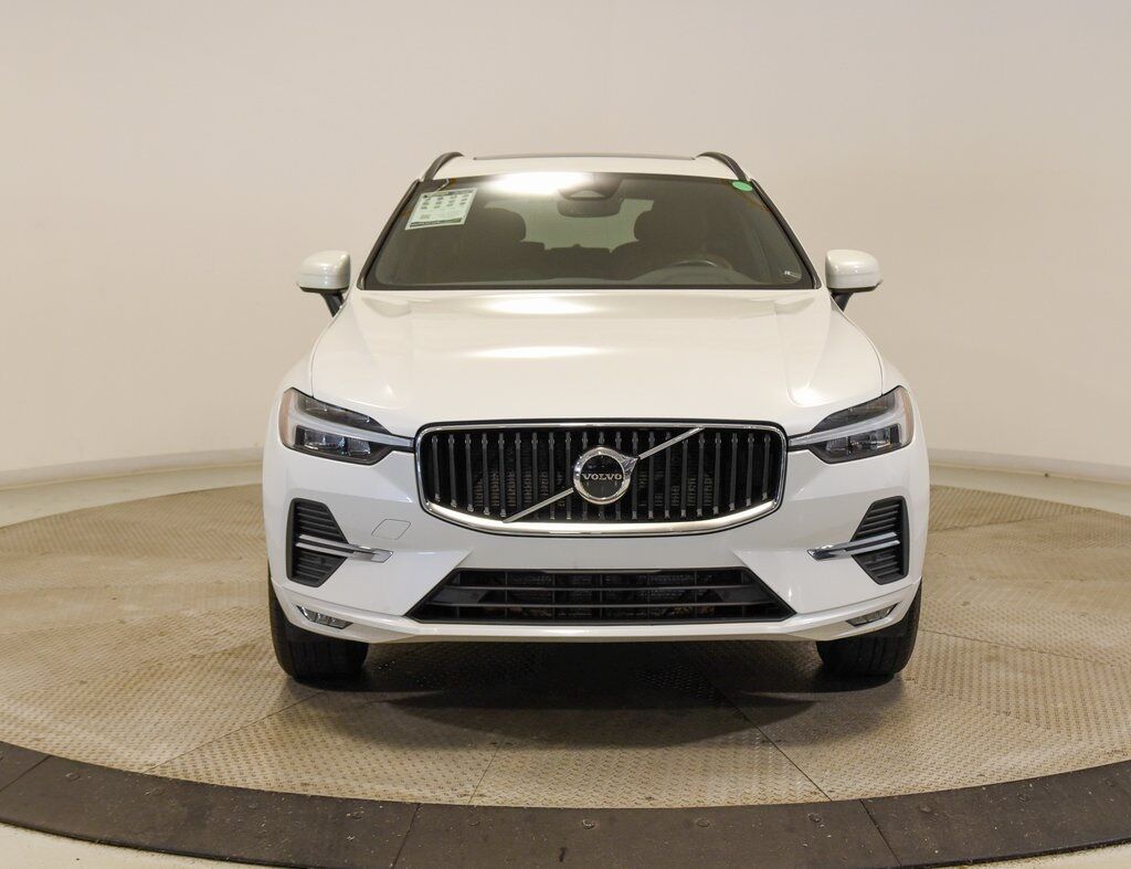 2022 Volvo XC60 B5 Momentum Akron OH