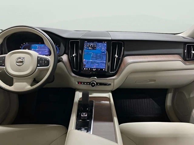 2022 Volvo XC60 B5 Momentum Dallas TX