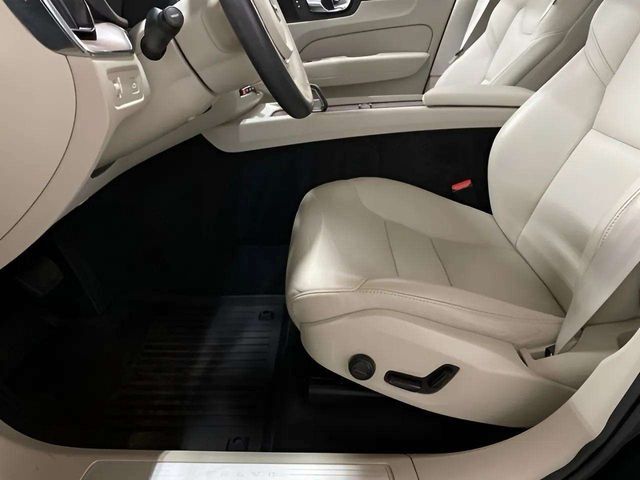 2022 Volvo XC60 B5 Momentum Dallas TX