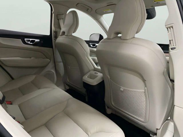 2022 Volvo XC60 B5 Momentum Dallas TX