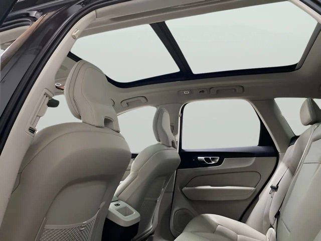 2022 Volvo XC60 B5 Momentum Dallas TX