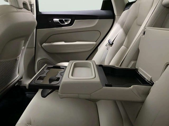 2022 Volvo XC60 B5 Momentum Dallas TX