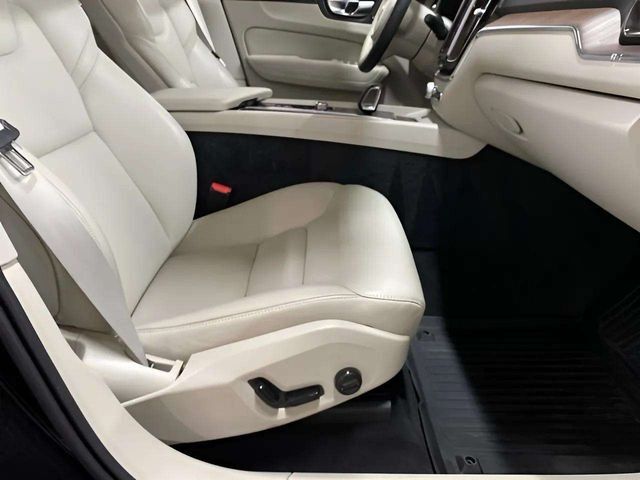 2022 Volvo XC60 B5 Momentum Dallas TX