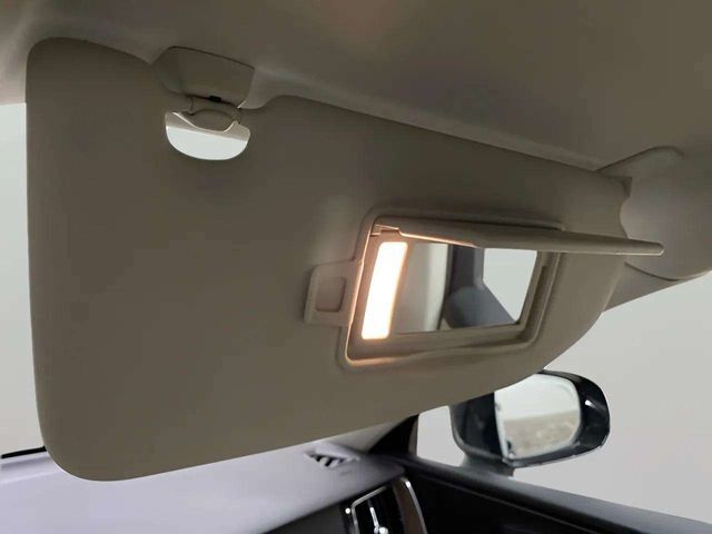2022 Volvo XC60 B5 Momentum Dallas TX