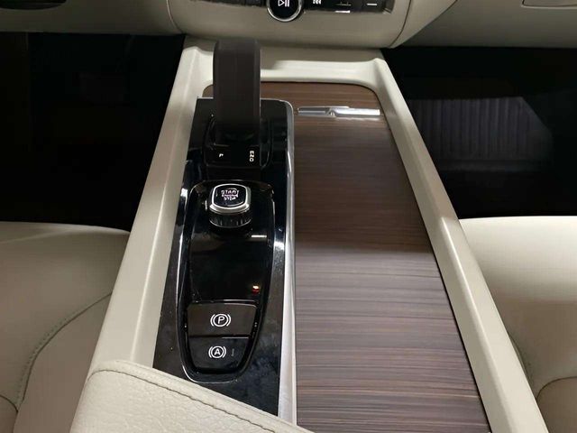 2022 Volvo XC60 B5 Momentum Dallas TX