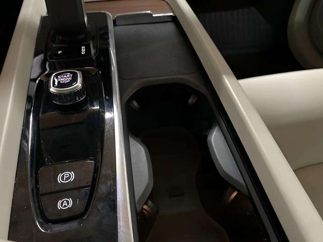 2022 Volvo XC60 B5 Momentum Dallas TX