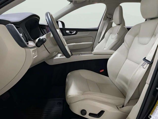 2022 Volvo XC60 B5 Momentum Dallas TX