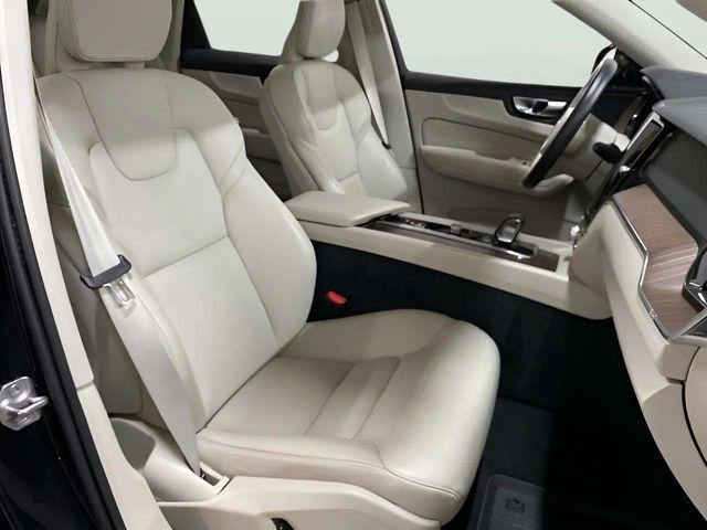 2022 Volvo XC60 B5 Momentum Dallas TX