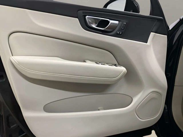 2022 Volvo XC60 B5 Momentum Dallas TX