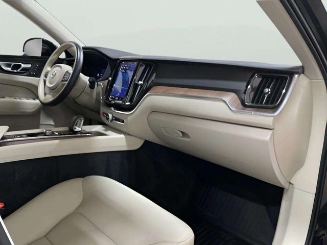 2022 Volvo XC60 B5 Momentum Dallas TX