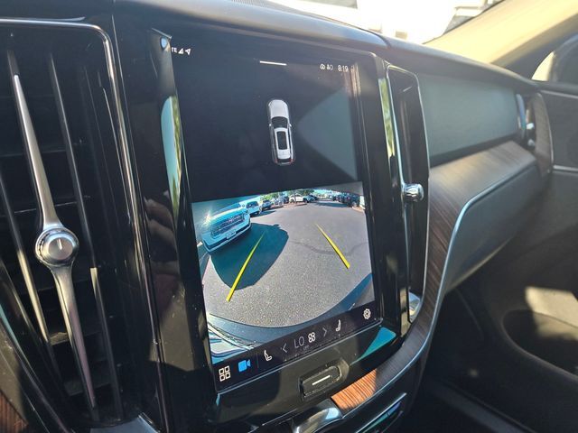 2022 Volvo XC60 B5 Momentum Folsom CA