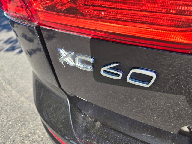 2022 Volvo XC60 B5 Momentum Folsom CA