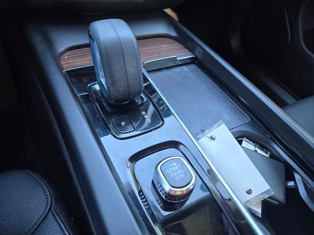 2022 Volvo XC60 B5 Momentum Folsom CA