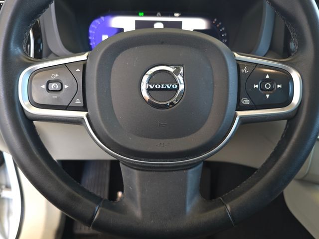 2022 Volvo XC60 B5 Momentum Folsom CA