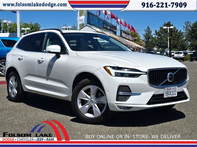 2022 Volvo XC60 B5 Momentum